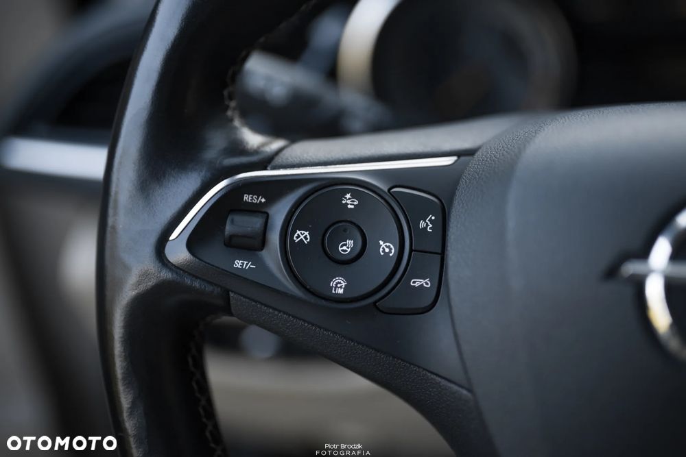 Opel Insignia 1.5 T Innovation S&S - 17