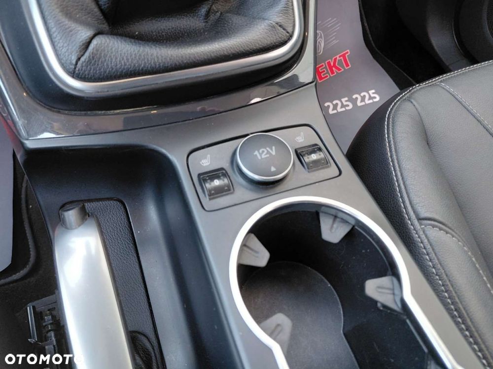 Ford Kuga - 22