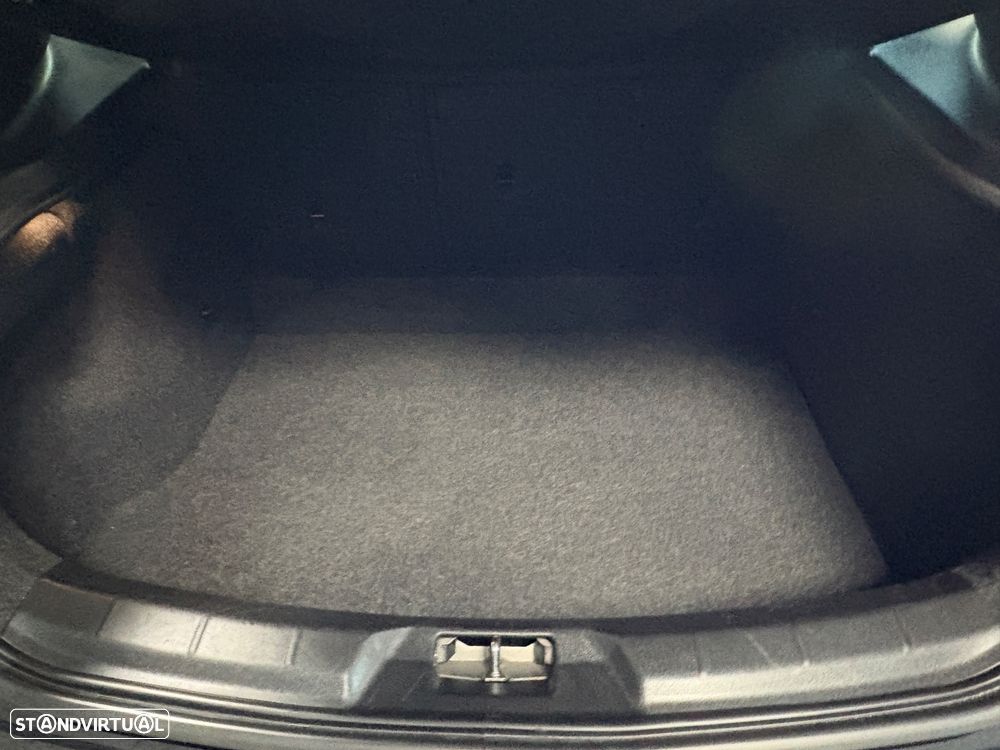 Volvo V40 2.0 D2 R-Design Momentum - 25