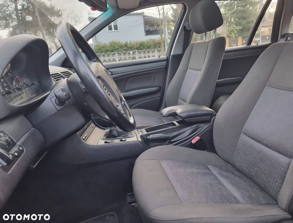 BMW Seria 3 320d Edition Exclusive - 8