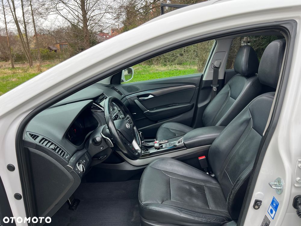 Hyundai i40 Kombi 1.7 CRDi DCT Premium - 13