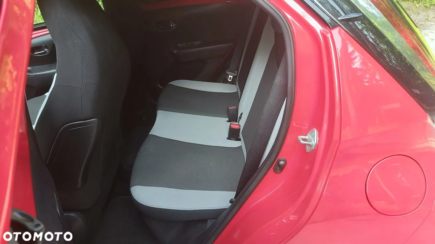 Toyota Aygo x-play - 28