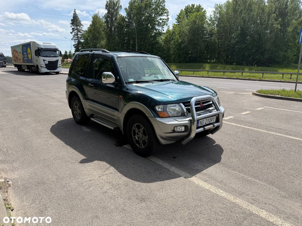 Mitsubishi Pajero - 1