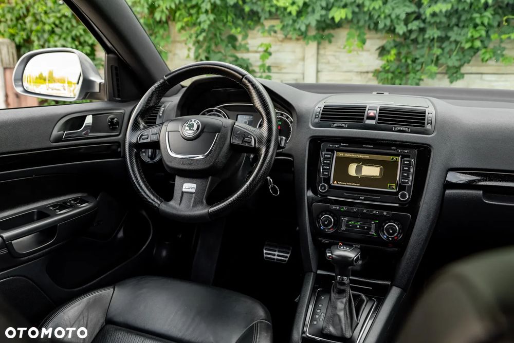Skoda Octavia 2.0 TSI DSG RS - 28