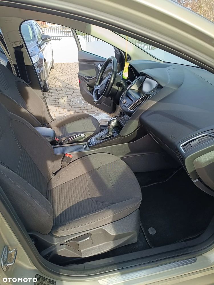 Ford Focus 2.0 TDCi ST PowerShift - 11