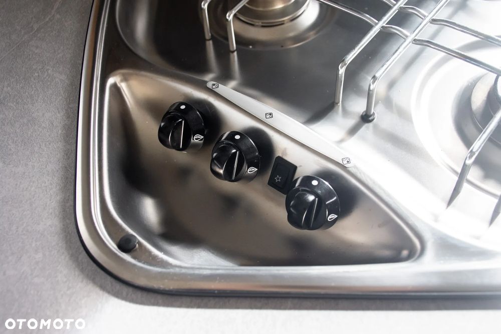 Dethleffs 730FKR Camper - 13