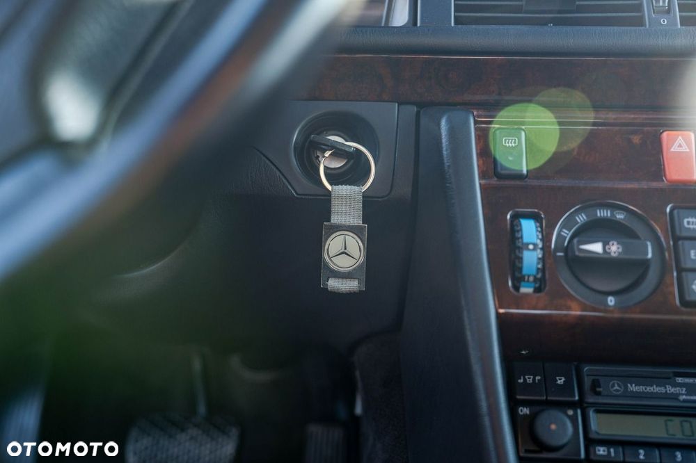 Mercedes-Benz Klasa E 320 - 34