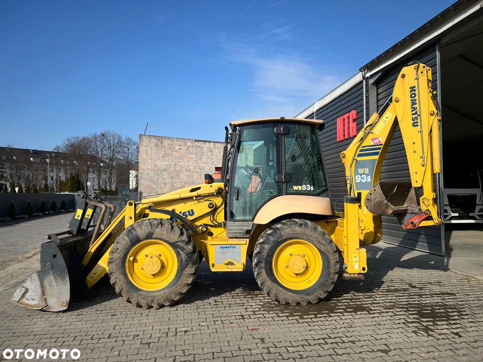 Komatsu WB93S-5 - 4
