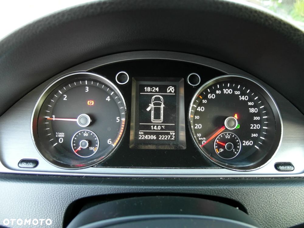 Volkswagen Passat 2.0 TDI 4Motion DSG BlueMotion Tech R-Line - 29