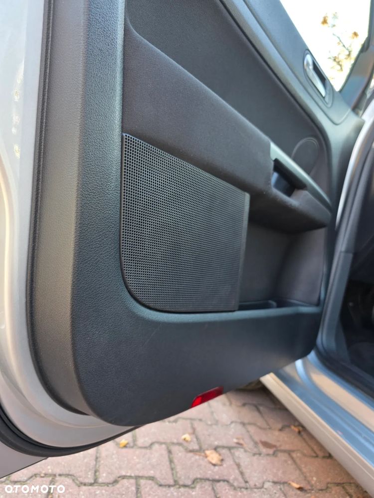 Volkswagen Golf Plus 1.6 TDI Comfortline DSG - 12