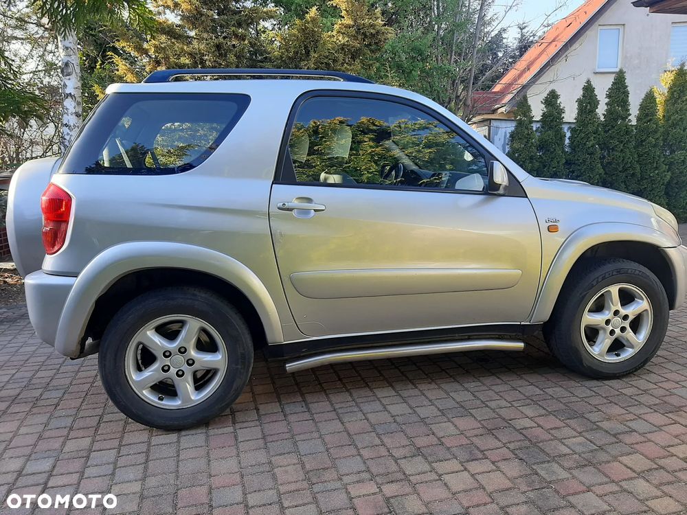 Toyota RAV4 D-4D 4x4 - 5