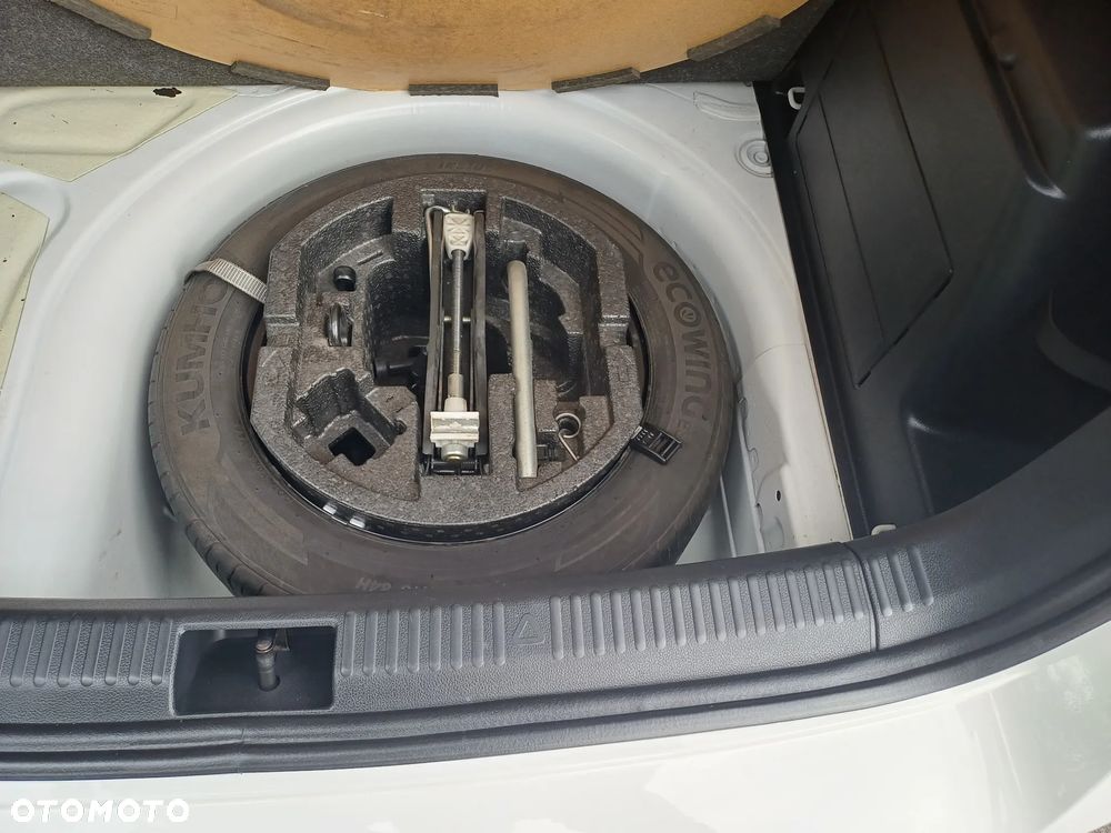 Skoda Fabia 1.0 TSI Active - 10