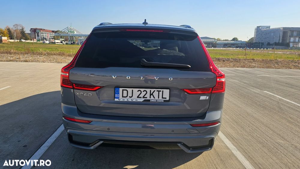 Volvo XC 60 Recharge T8 AWD AT Ultimate Dark - 4