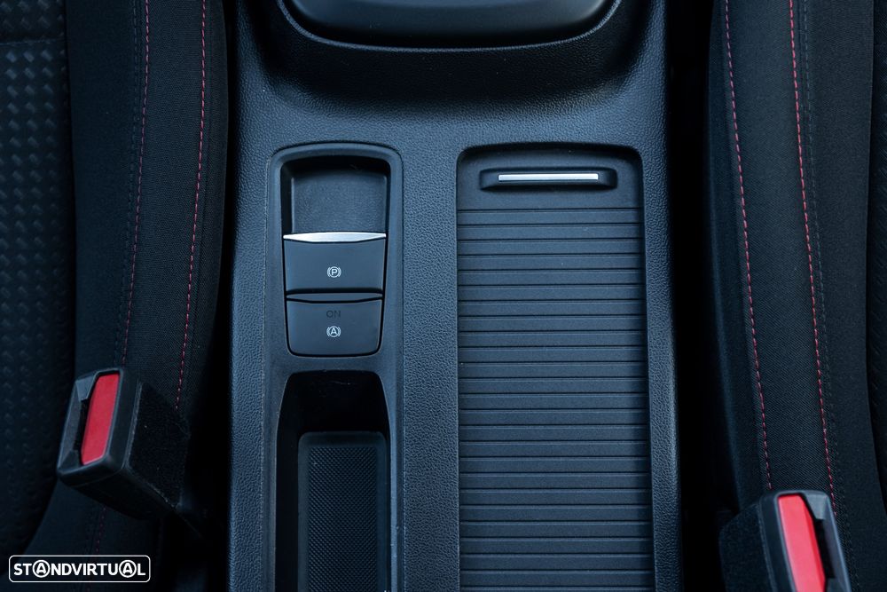 Ford Focus 1.0 EcoBoost MHEV ST-Line X - 18