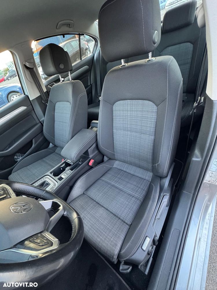Volkswagen Passat 2.0 TDI SCR DSG Business - 2