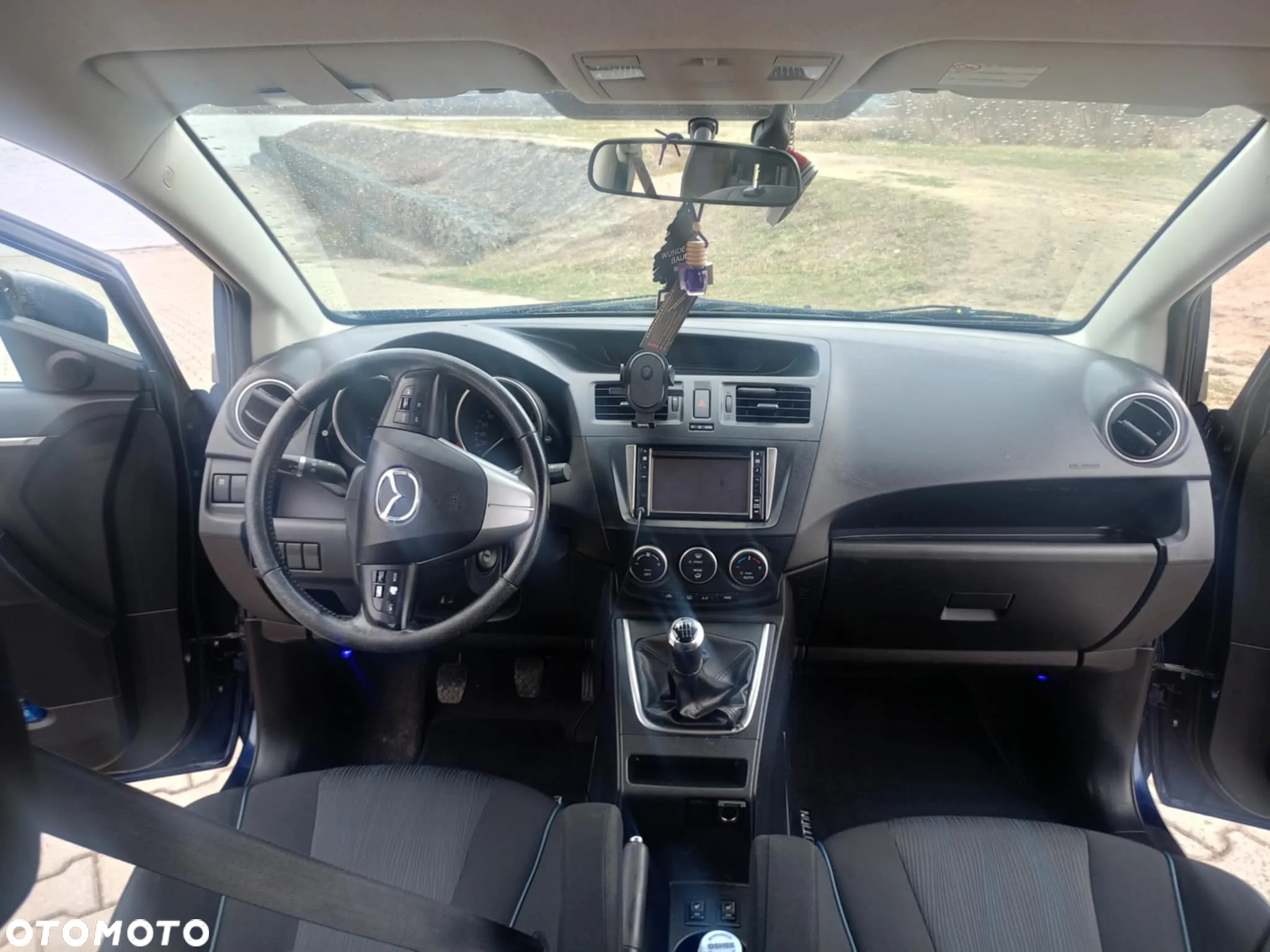 Mazda 5 - 12