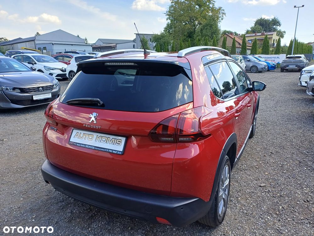 Peugeot 2008 1.2 Pure Tech GPF Signature S&S EAT6 - 6