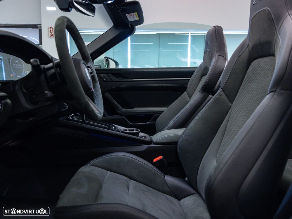 Porsche 911 (992) Carrera GTS - 41