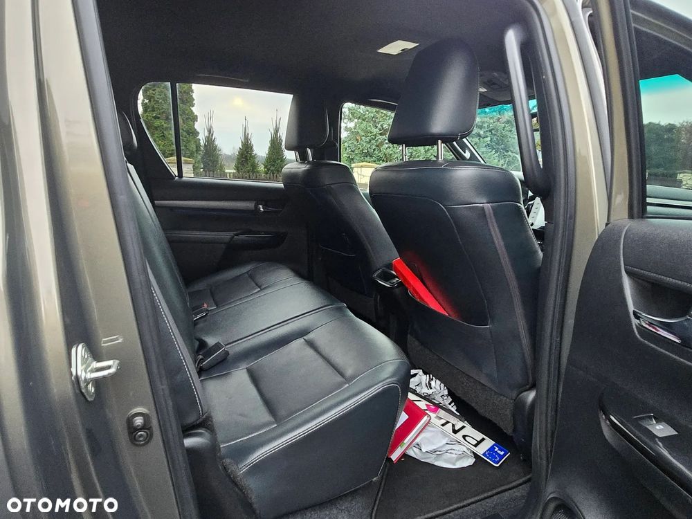 Toyota Hilux 2.8 D-4D Double Cab Invincible Sport 4x4 - 3