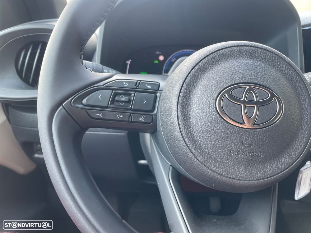 Toyota Aygo X 1.5 Hybrid Play - 25