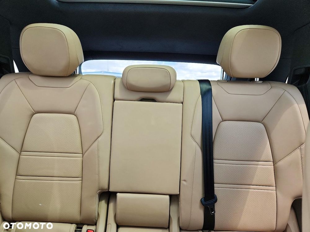 Porsche Cayenne - 12
