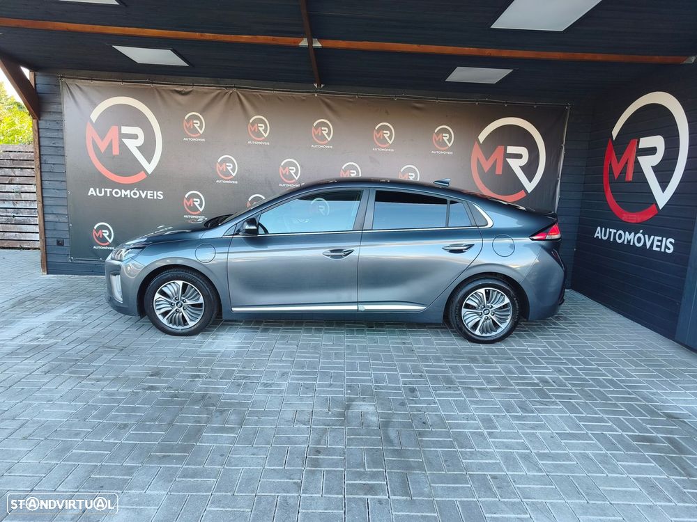 Hyundai Ioniq - 6