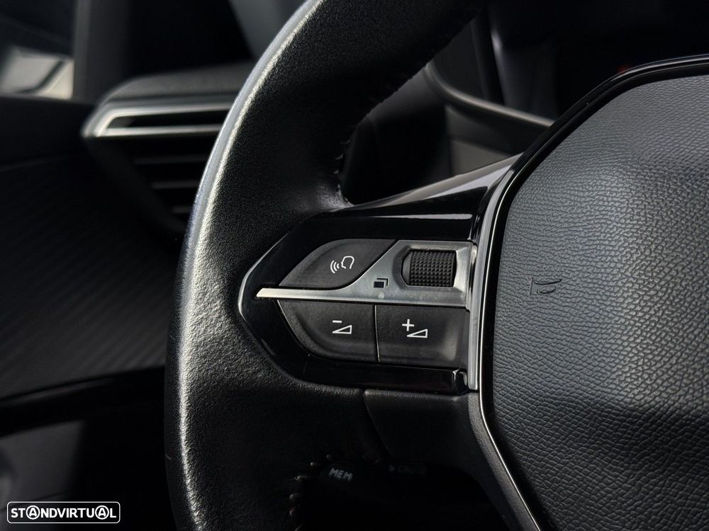 Peugeot 2008 1.2 PureTech Allure Pack - 22