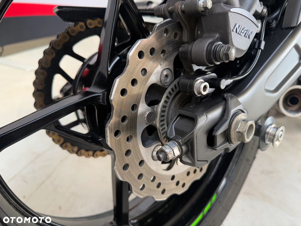 Kawasaki Ninja - 17