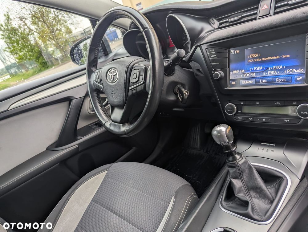 Toyota Avensis 2.0 D-4D Selection - 15