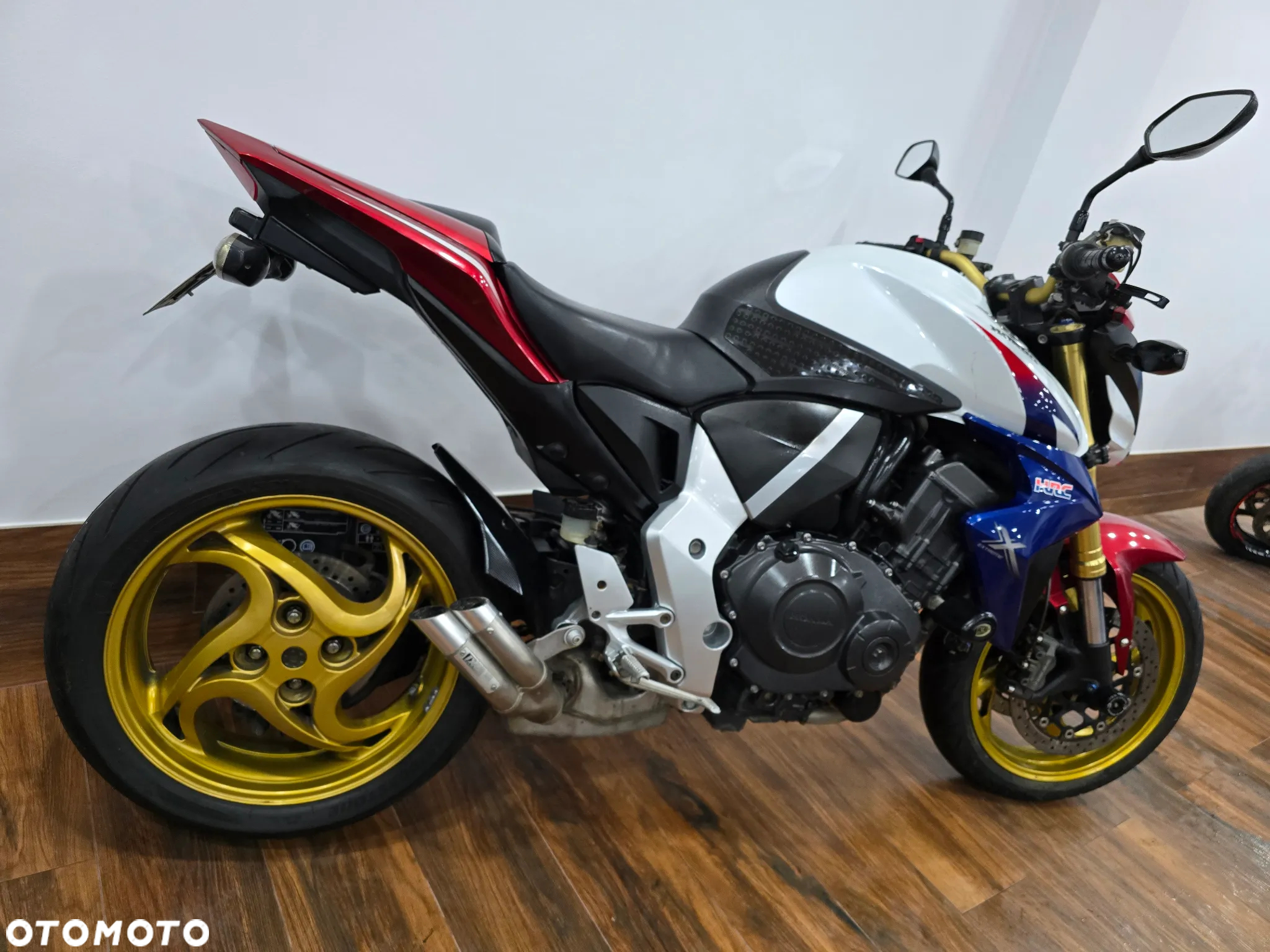 Honda CB - 8