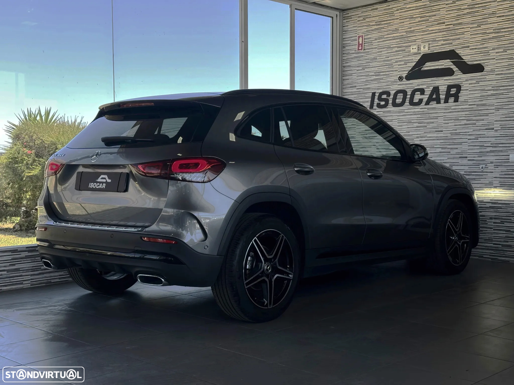 Mercedes-Benz GLA 180 d AMG Line - 2