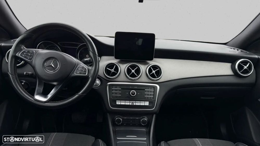 Mercedes-Benz CLA 200 - 2