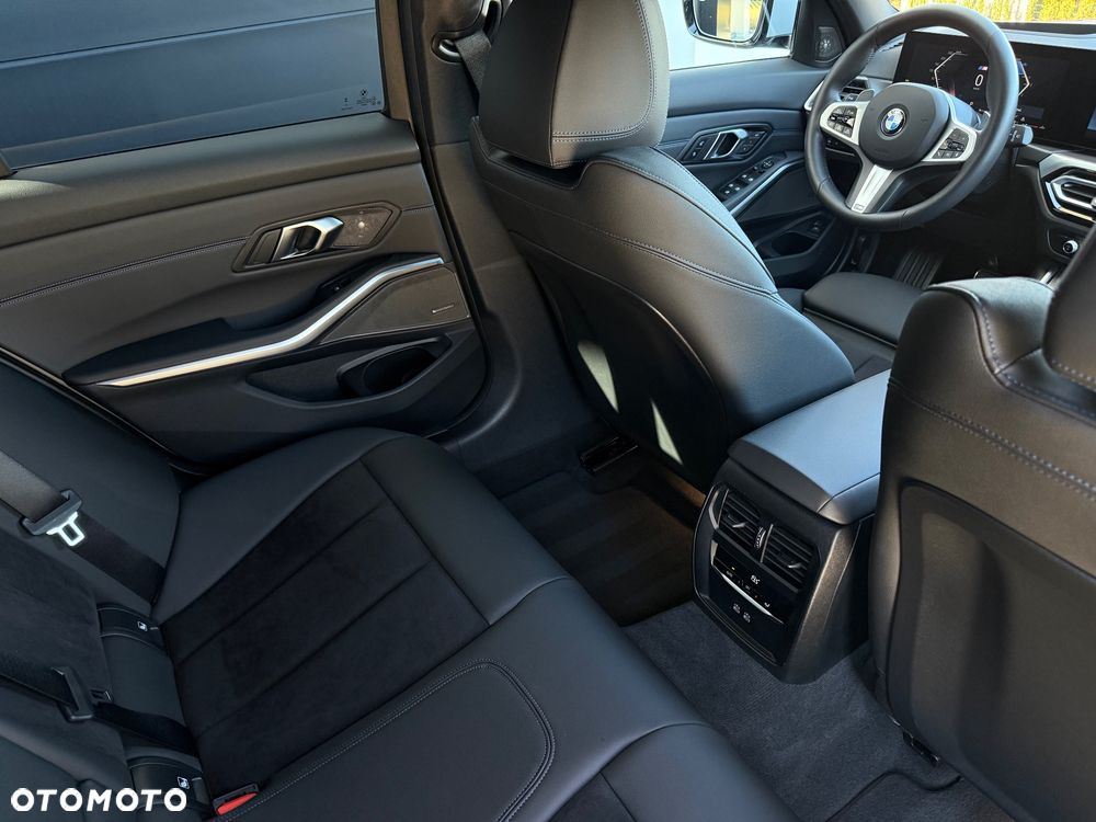 BMW Seria 3 320d xDrive M Sport Shadow - 29
