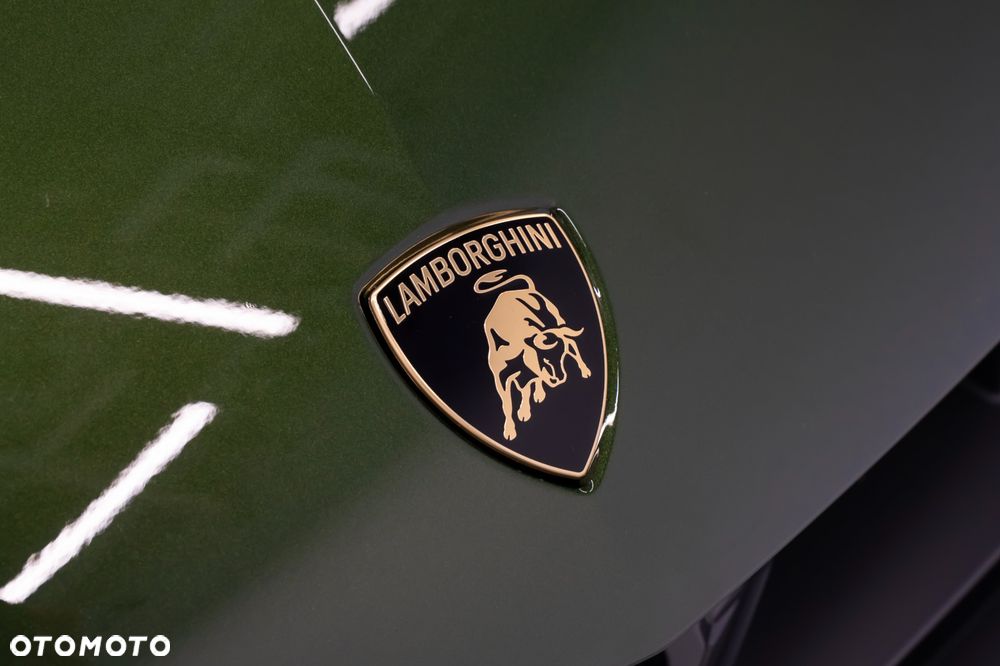 Lamborghini Urus - 12