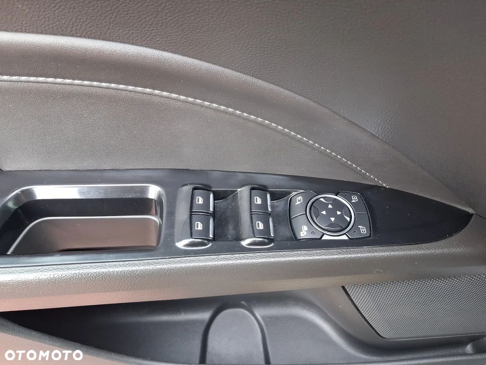 Ford Mondeo 2.0 EcoBlue Titanium - 28