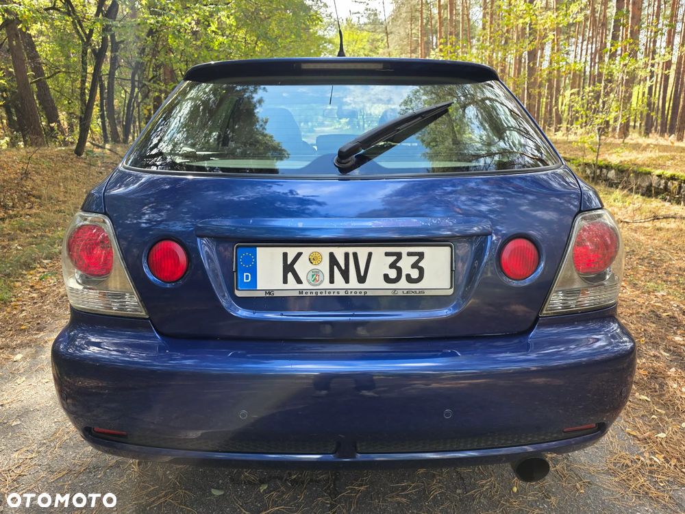 Lexus IS - 8