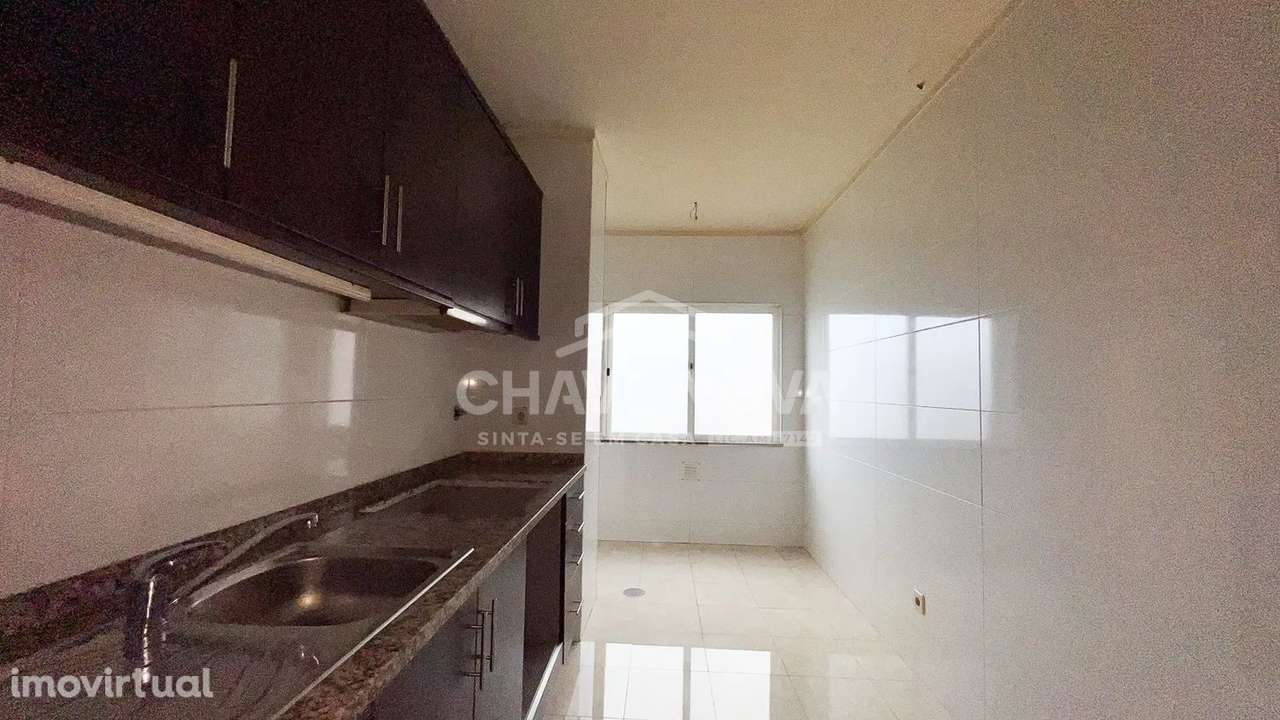 T2 c/ Lugar de Garagem em Canelas (Edifício Prestige) - Grande imagem: 2/21