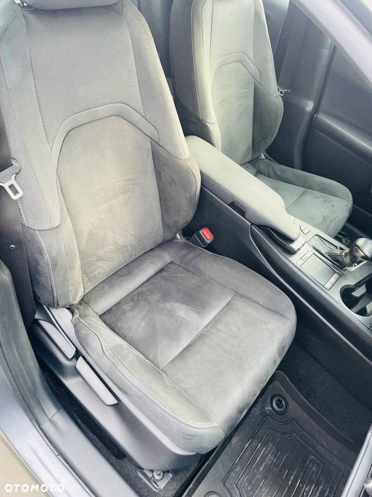 Lexus UX 250h GPF Elegance AWD - 7