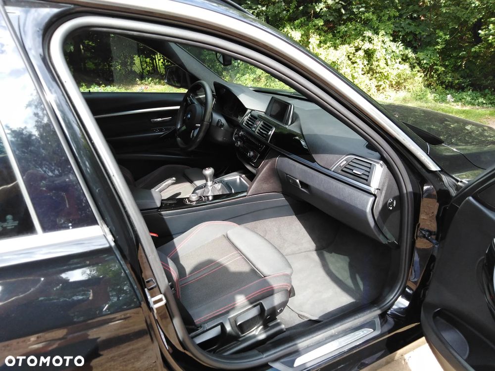 BMW Seria 3 318d Sport Line - 9