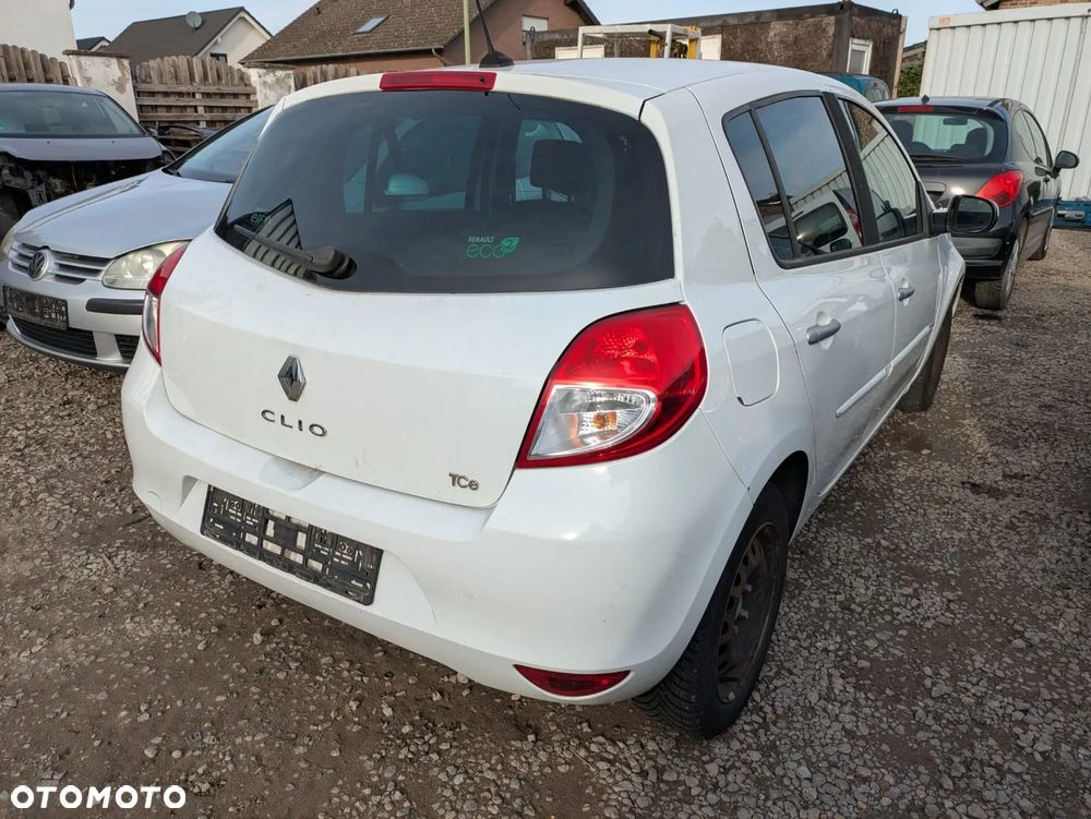 Renault Clio 1.2 16V TCE Initiale - 2