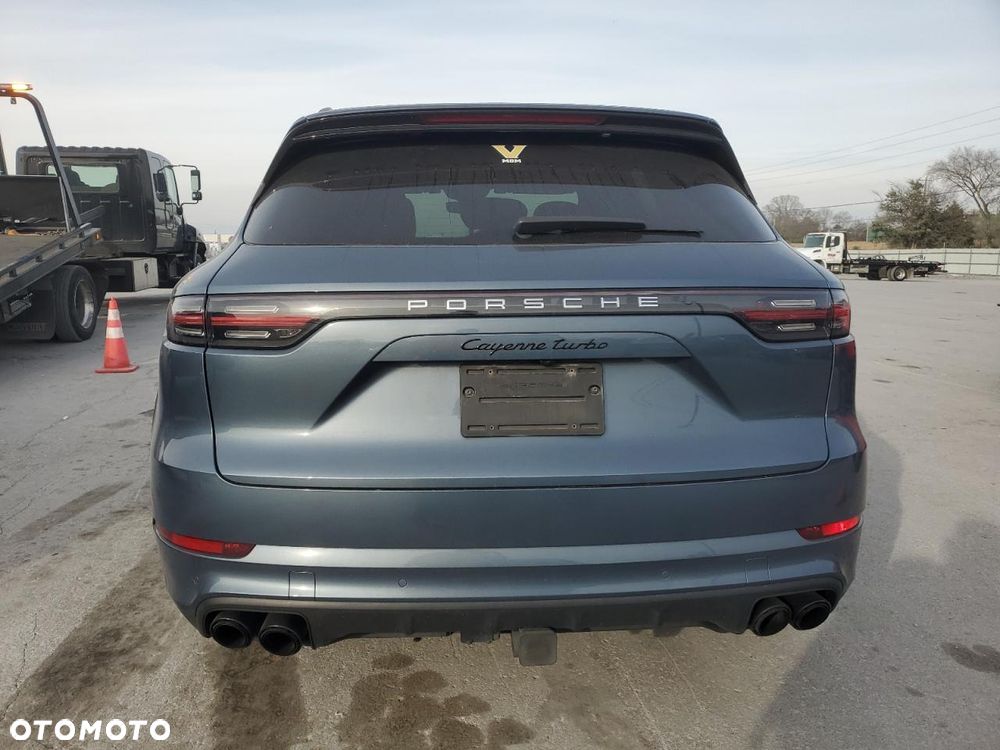 Porsche Cayenne Turbo - 6