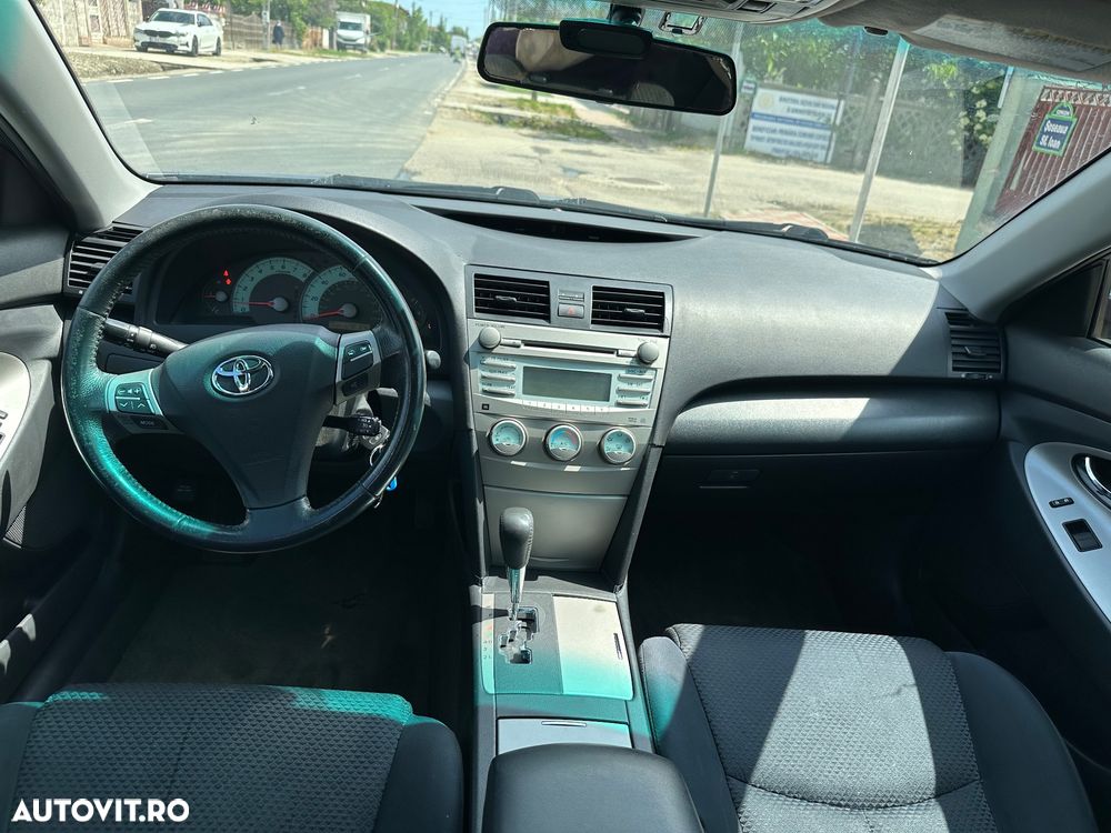 Toyota Camry - 9