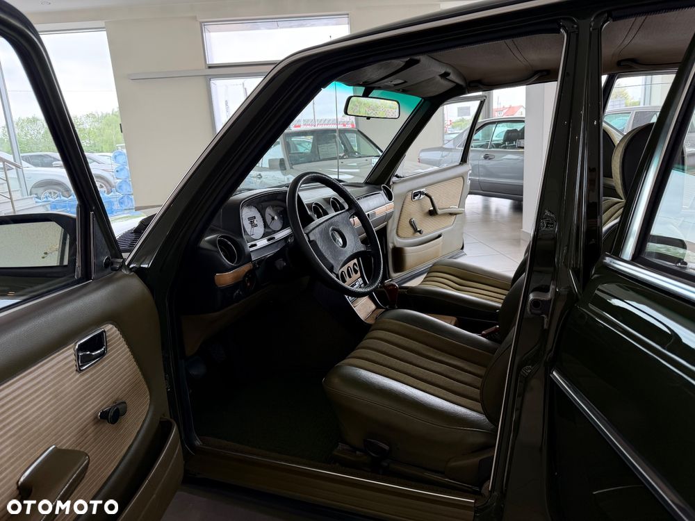 Mercedes-Benz W123 - 23
