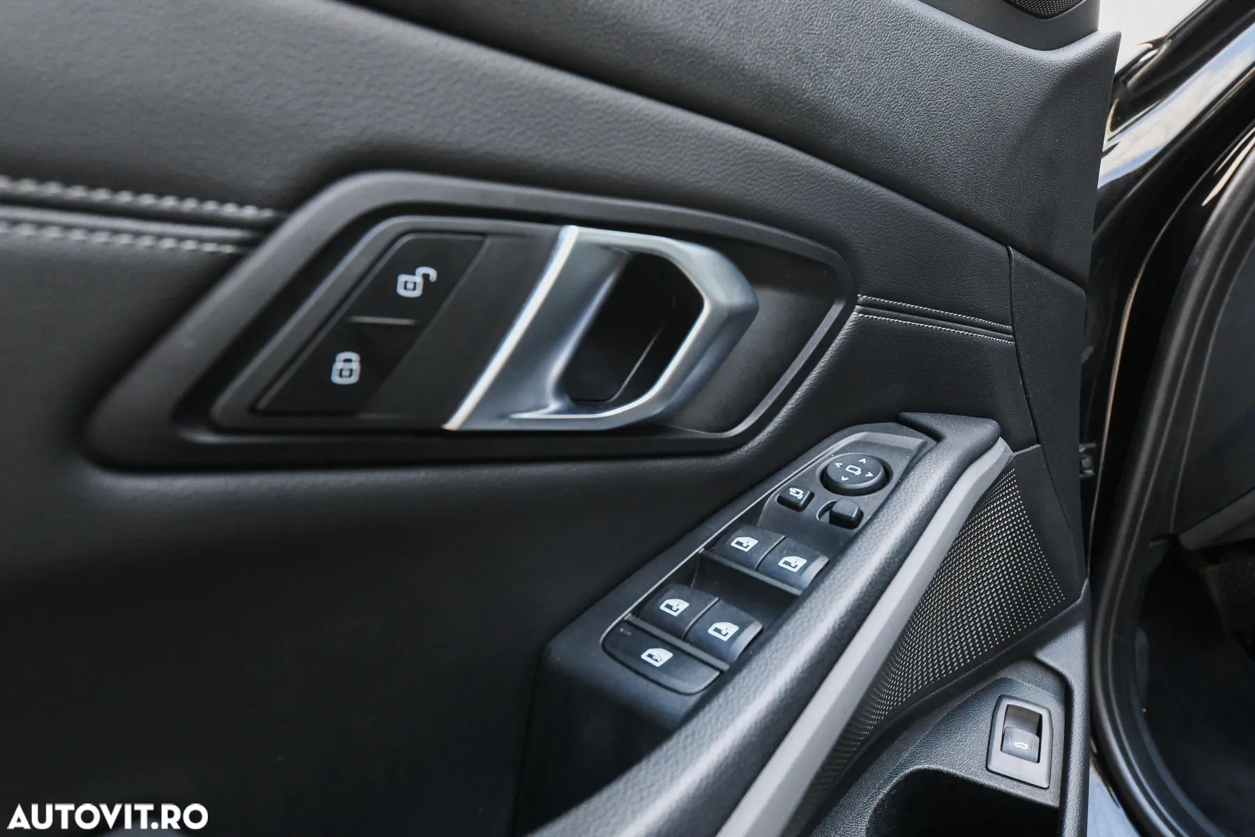 BMW Seria 3 318d Touring Aut. - 31