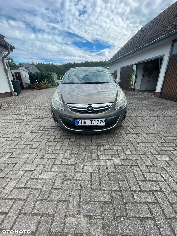 Opel Corsa 1.4 16V Cosmo - 9