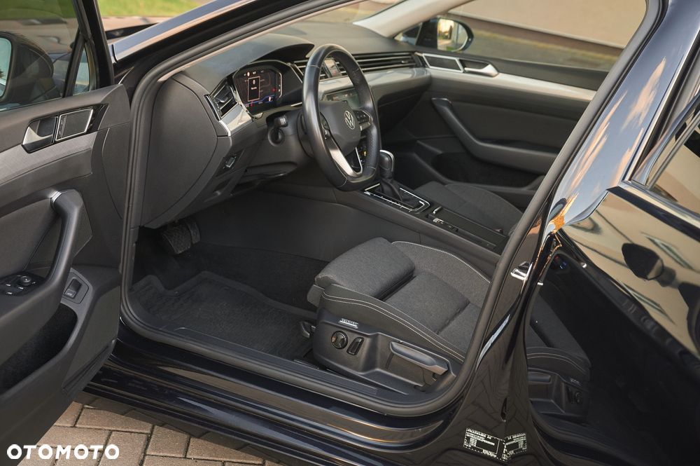 2023 Volkswagen Passat 2.0 TDI SCR Style DSG, photograph 5