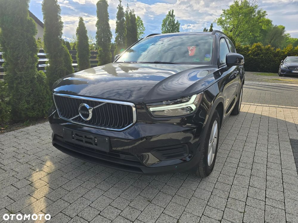 Volvo XC 40 T2 Momentum Pro - 2