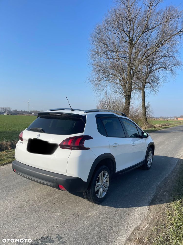 Peugeot 2008 BlueHDi 100 STOP & START Signature - 4