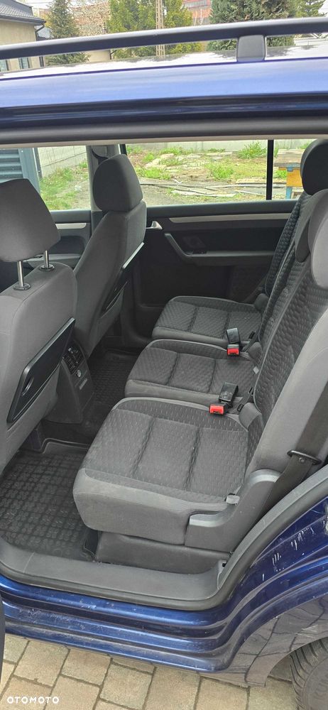 Volkswagen Touran - 5