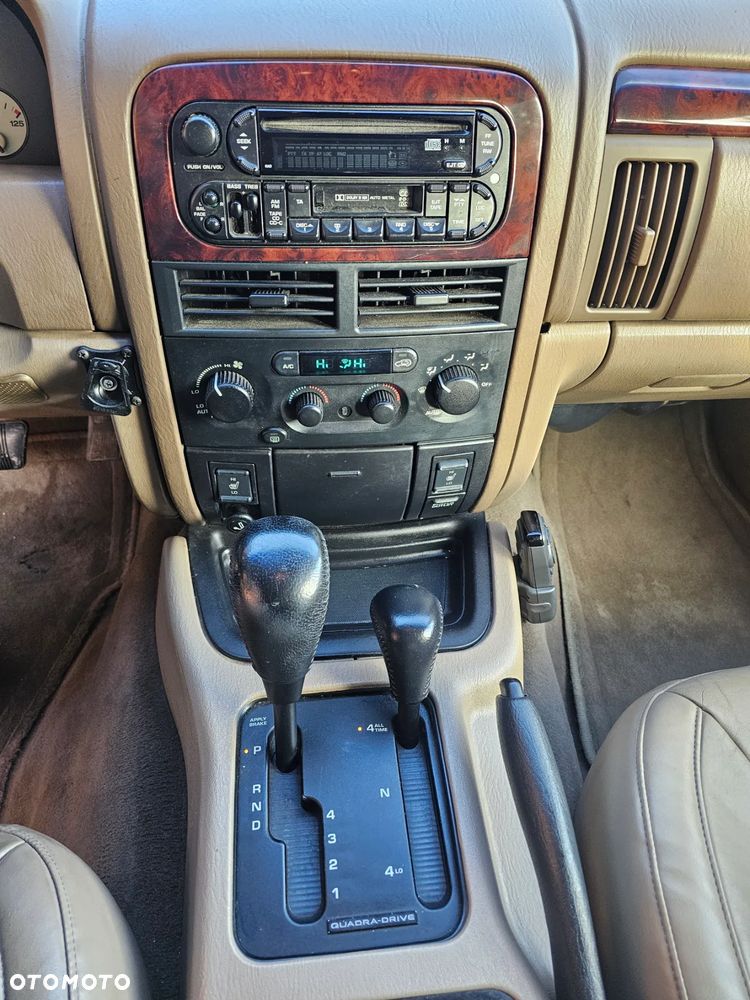 Jeep Grand Cherokee - 27